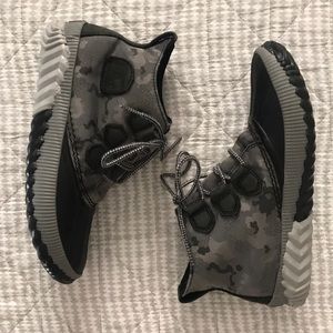 Sorel Out N About Plus Waterproof Boots Size 8